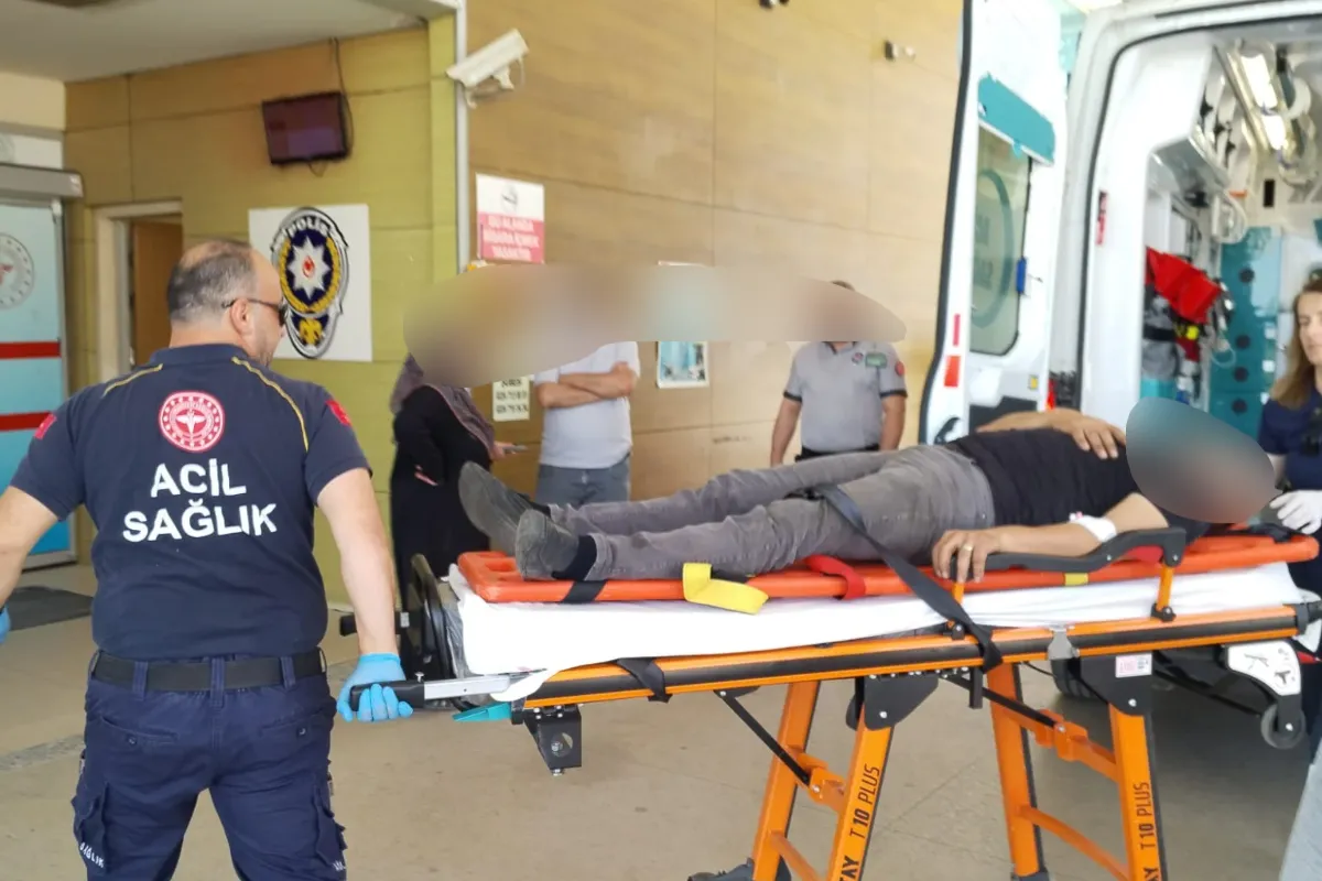İnegöl'de pazarda feci kaza! Sürücü hastaneye kaldırıldı