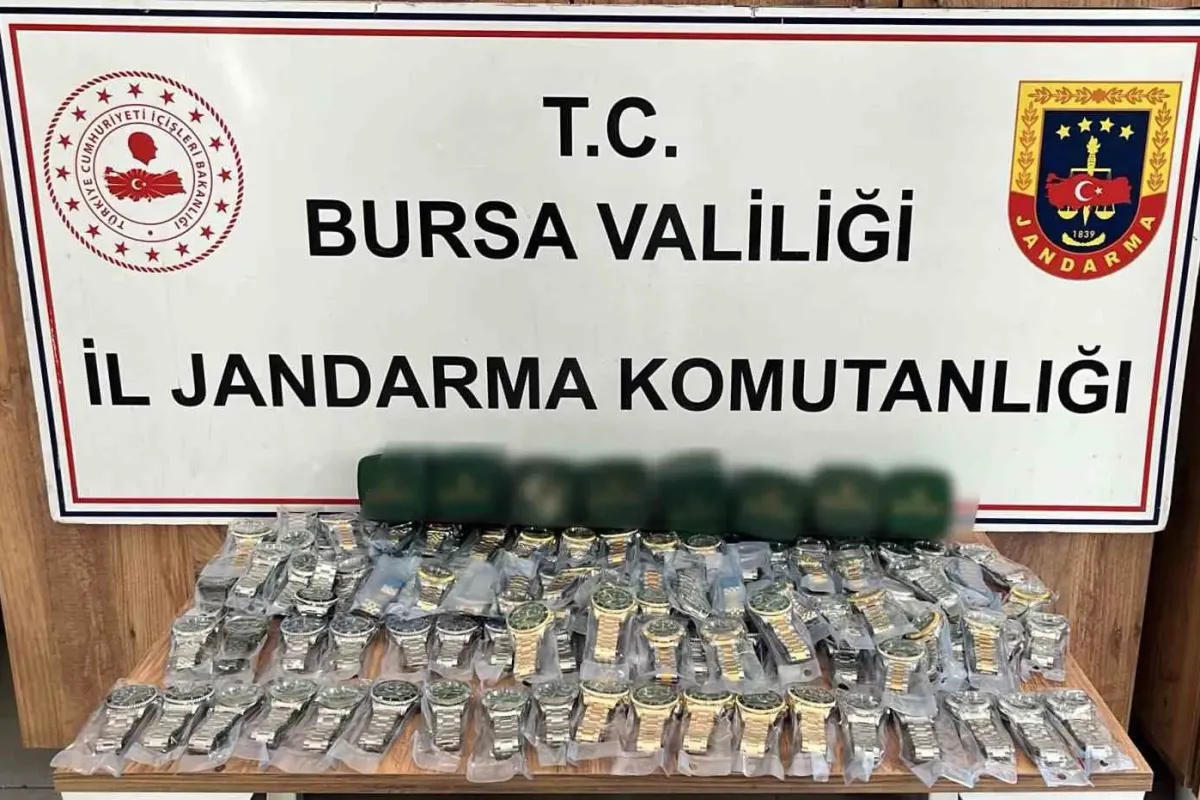 İnegöl’de Kaçak Rolex Operasyonu! Evden 150 Saat Çıktı