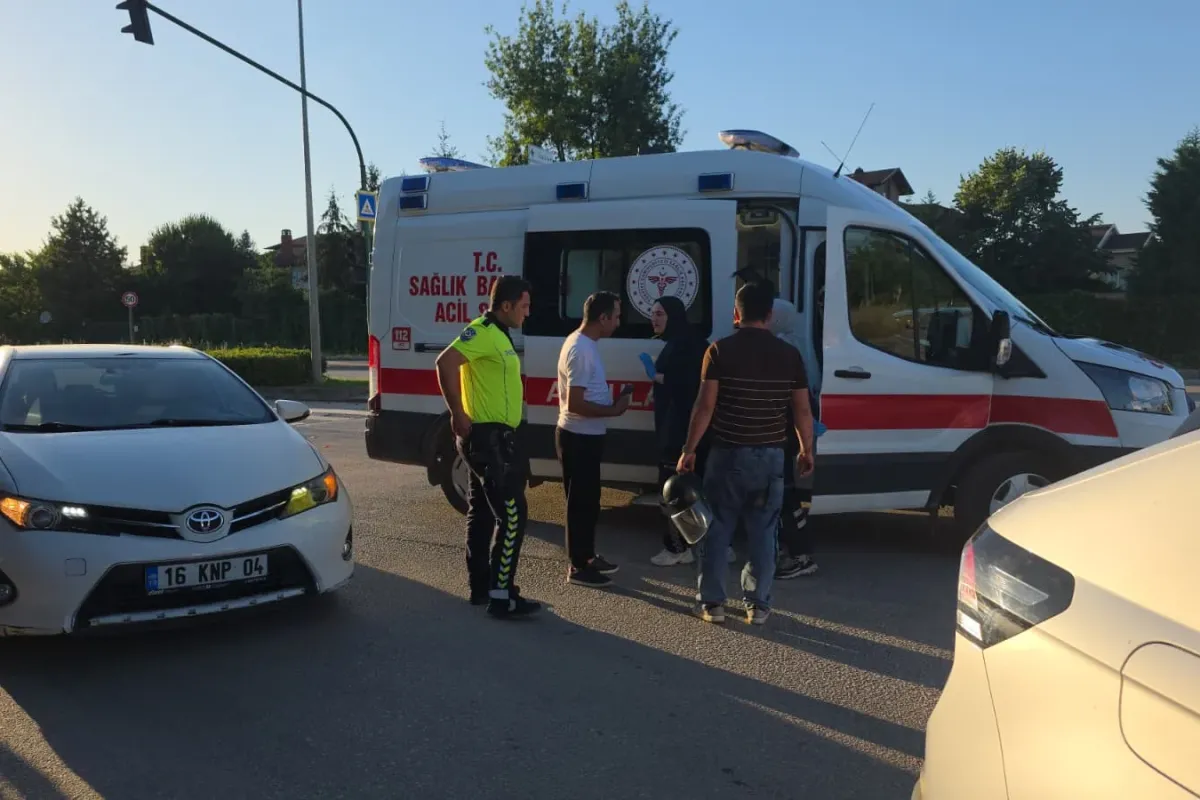 İnegöl Ahmet Türkel çevre yolunda motosiklet ile otomobil çarpıştı