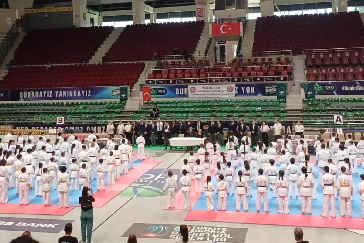 4 ülkeden gelen 180 sporcu, Bursa’daki Kyokushin Kupası’nda buluştu