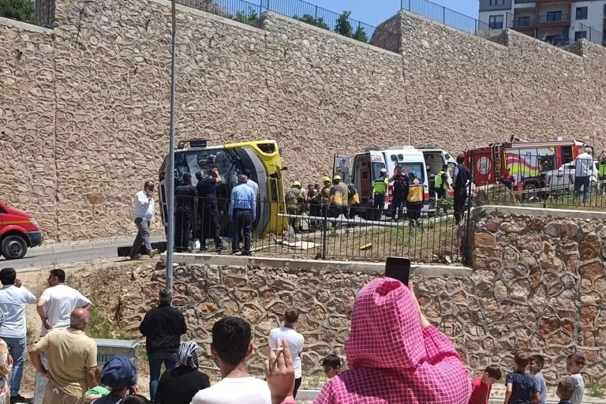 İnegöl'de feci kaza! Halk otobüsü devrildi