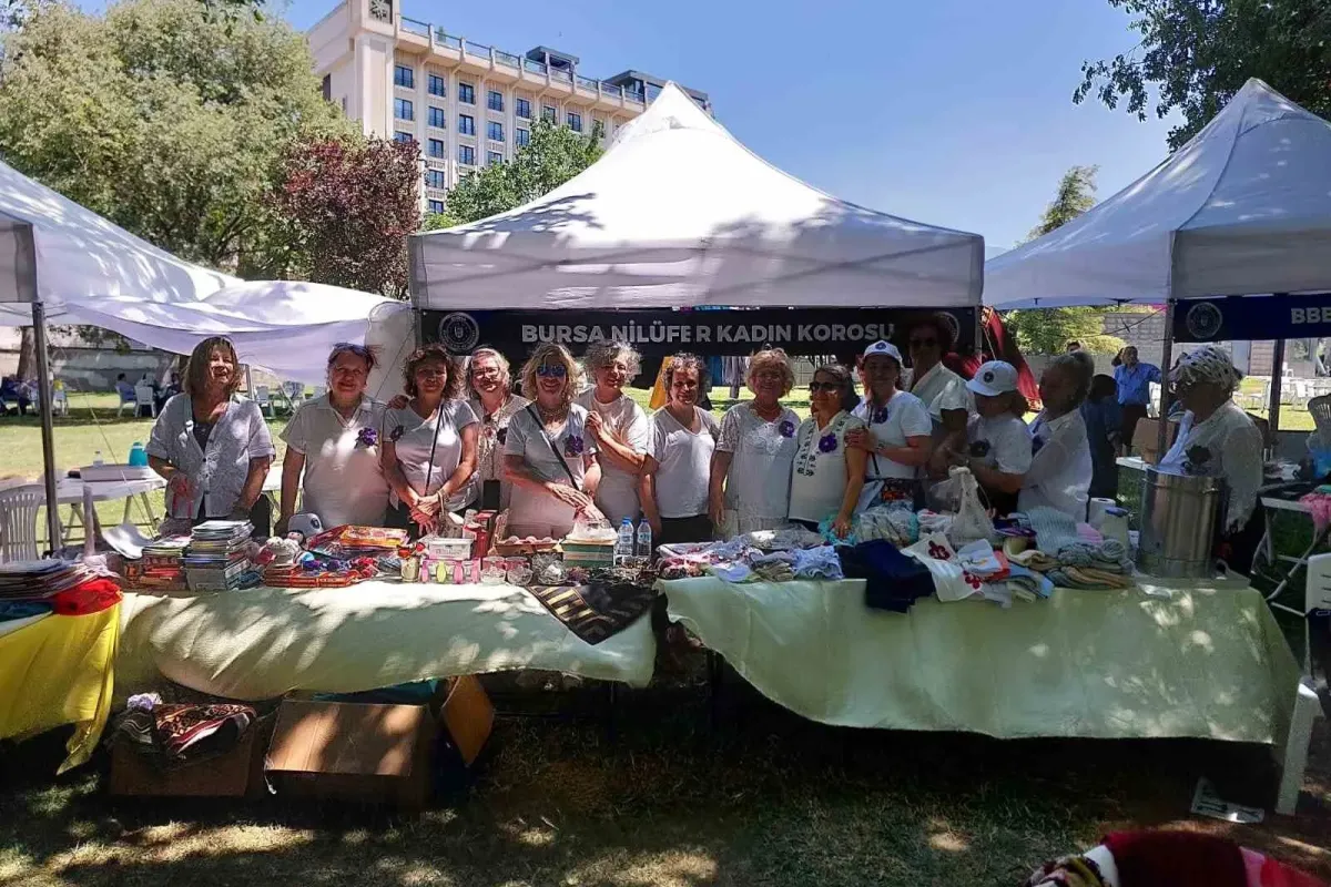 Nilüfer Kadın Korosu Geleneksel hayır satışına renk kattı