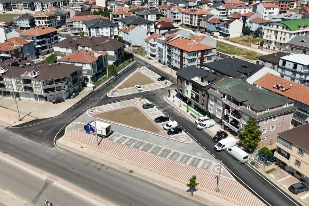 İnegöl'de 11 Sokak Baştan Sona Yenilendi! 82 Araçlık Otopark Hizmete Açıldı