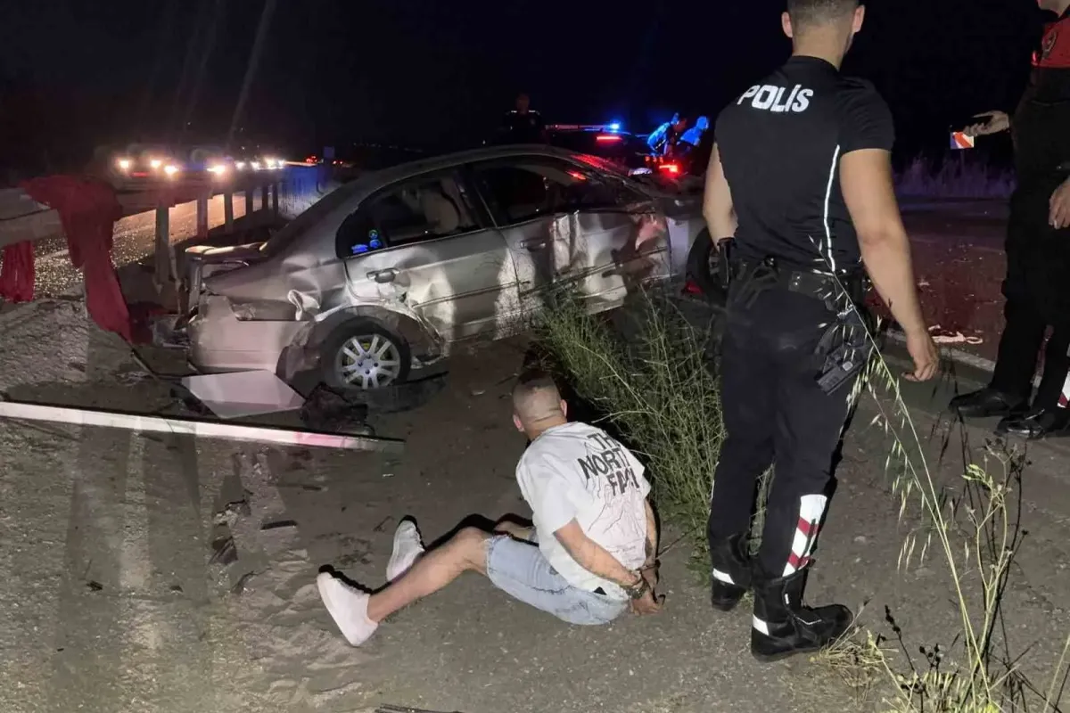 Bursa’da 100 kilometrelik kovalamaca bariyere çarpınca bitti