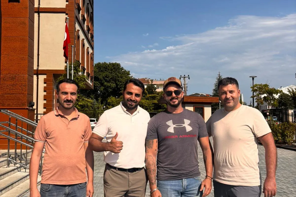 Ünlü Sanatçı Gökhan Özen İnegöl'den Ev Aldı