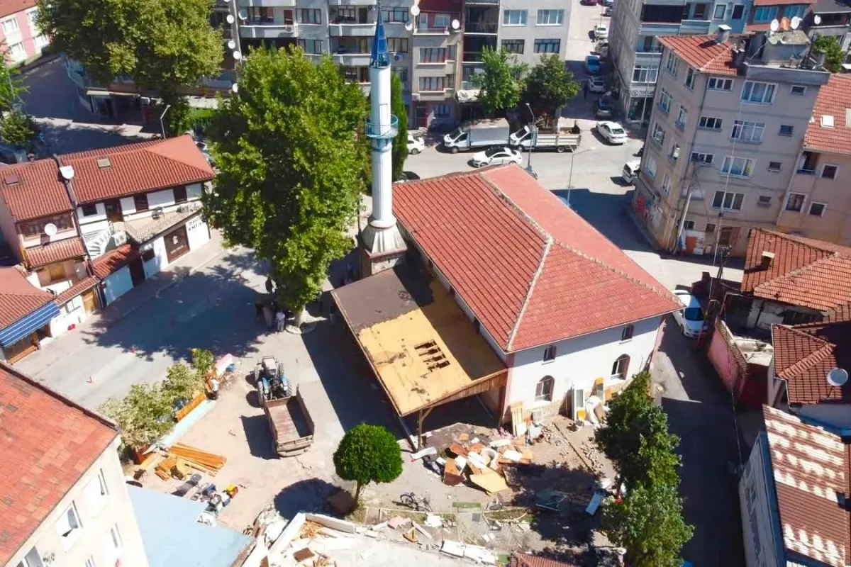 İnegöl'de O Cami Yıkılıyor! Yerine Yenisi İnşa Edilecek