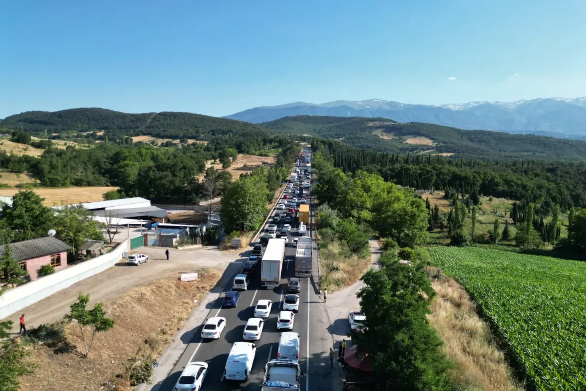 Yangın Nedeniyle Kapanan Yol Yeniden Ulaşıma Açıldı