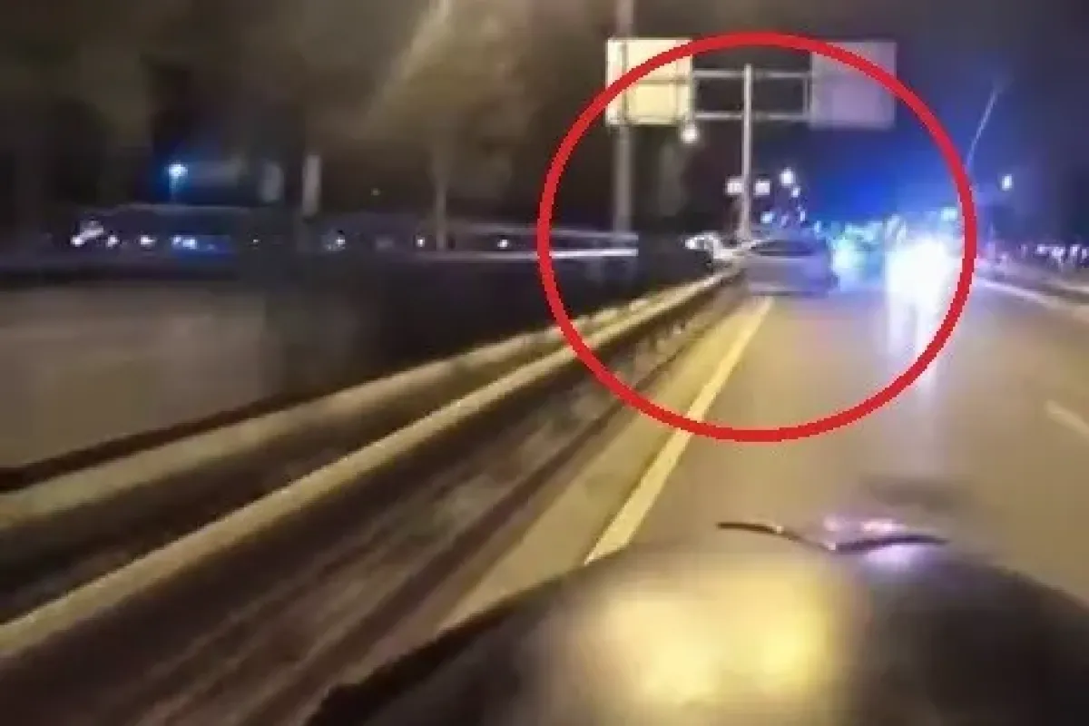 Bursa’da otomobil bariyerlere çarpıp böyle takla attı...Feci kaza kask kamerasında