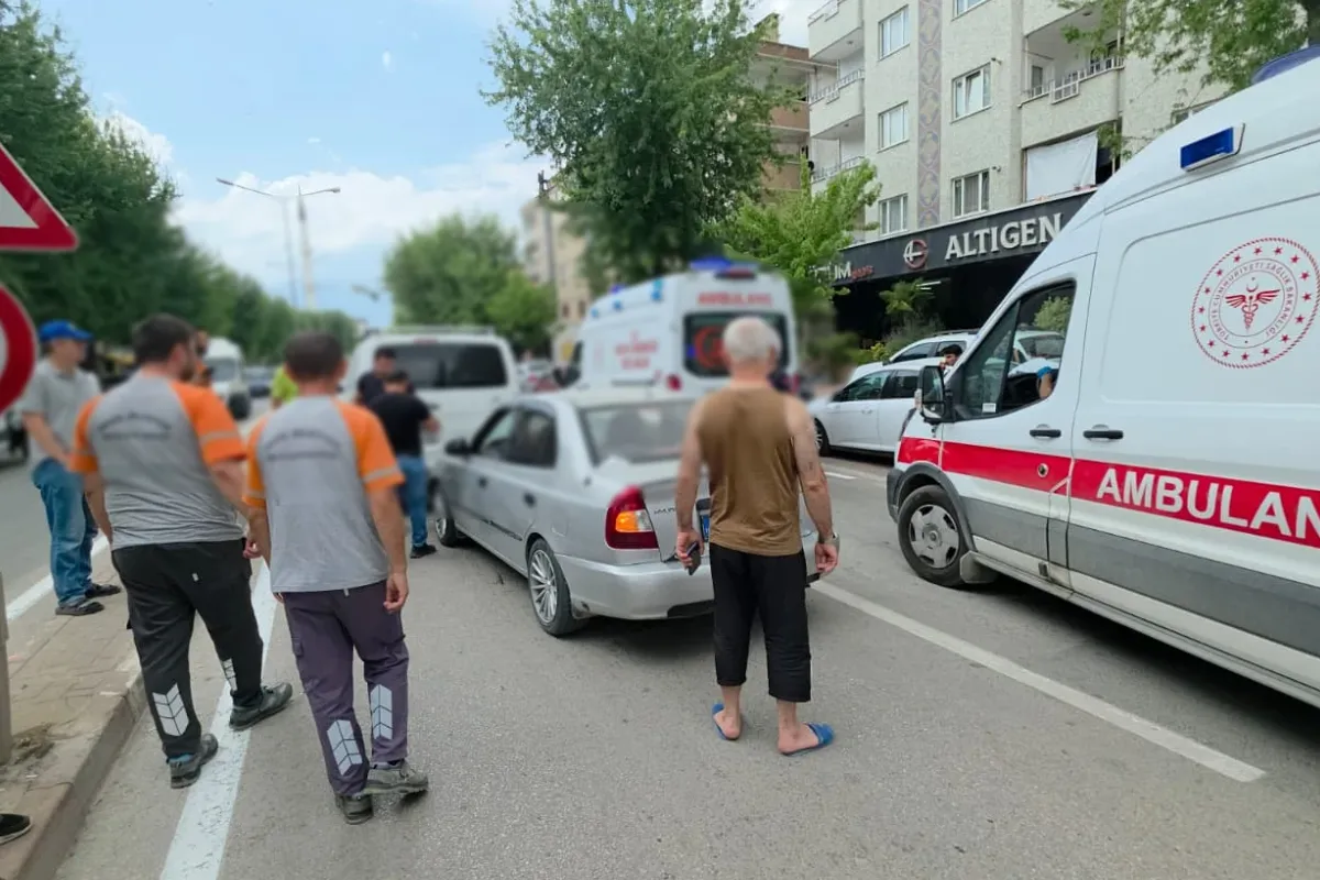 İnegöl'de zincirleme kaza! 2 yaralı