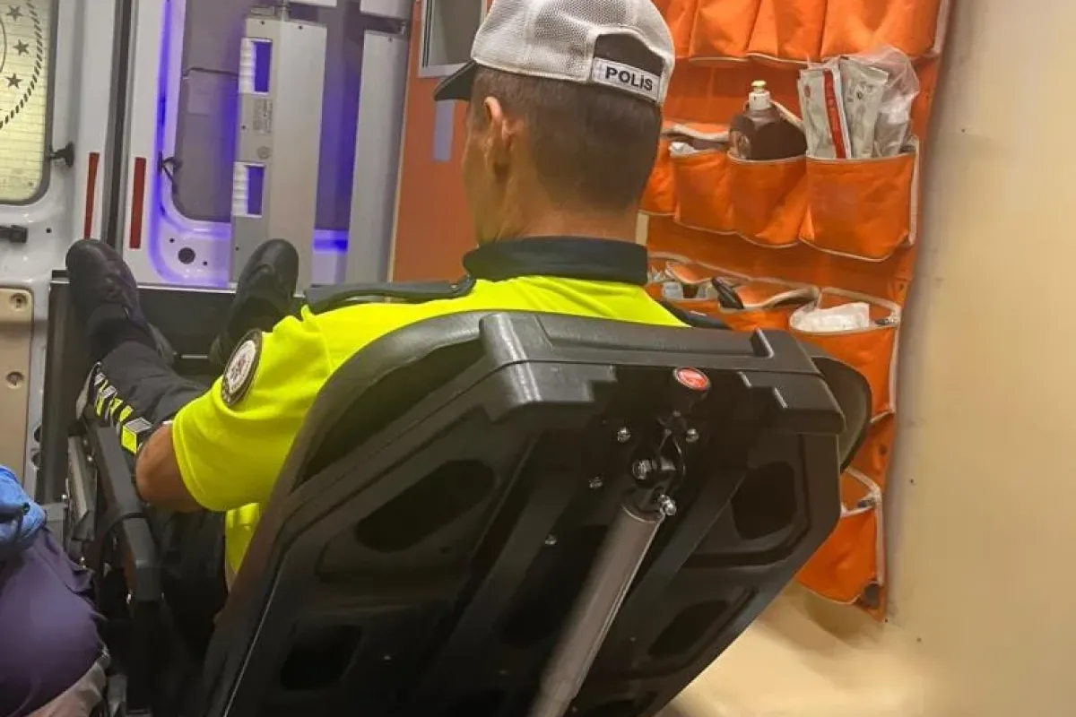 Polisin "Dur" İhtarına Uymadı! Motosikletini Polis Memuruna Çarptı