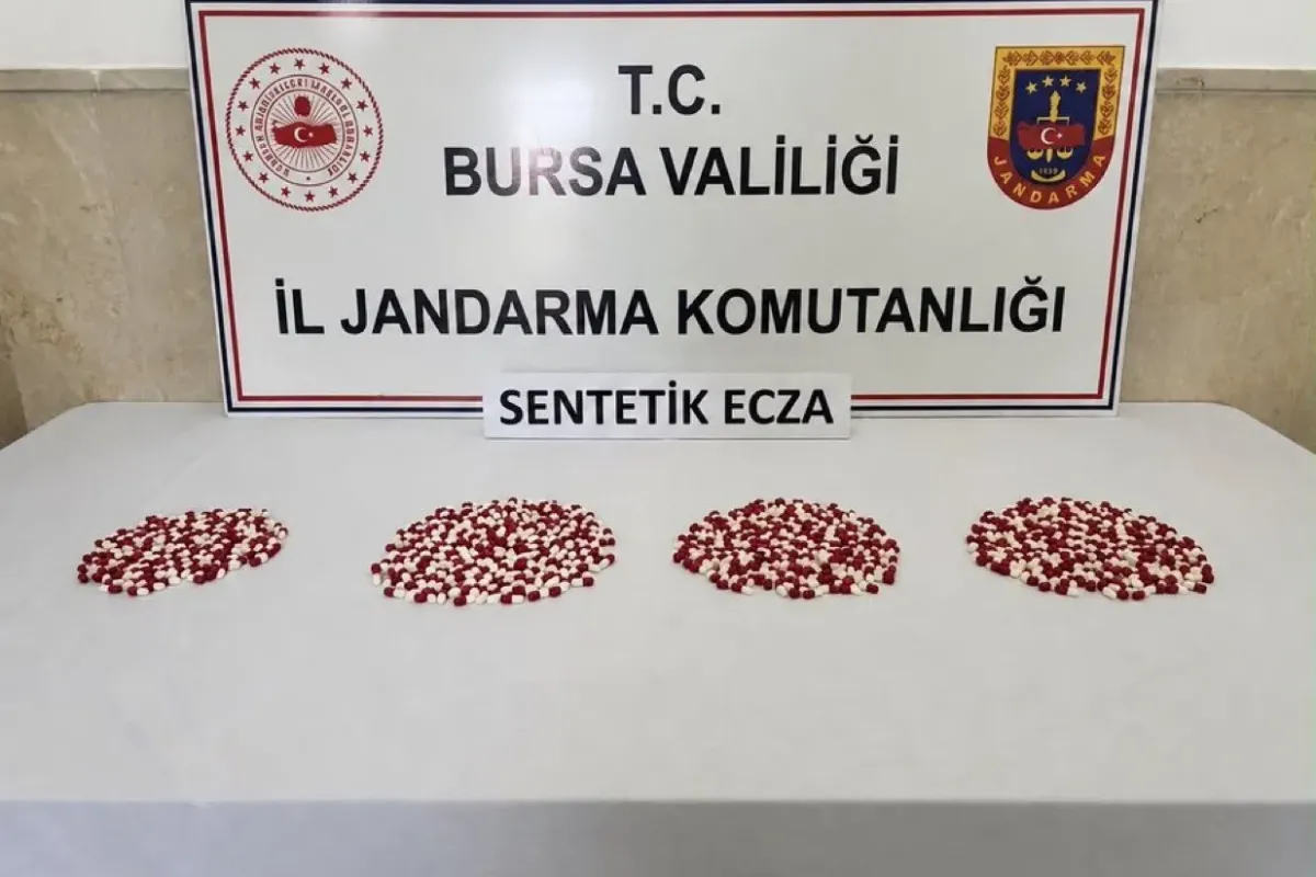 Bursa’da uyuşturucu operasyonu: Bin 98 adet sentetik ecza ele geçirildi