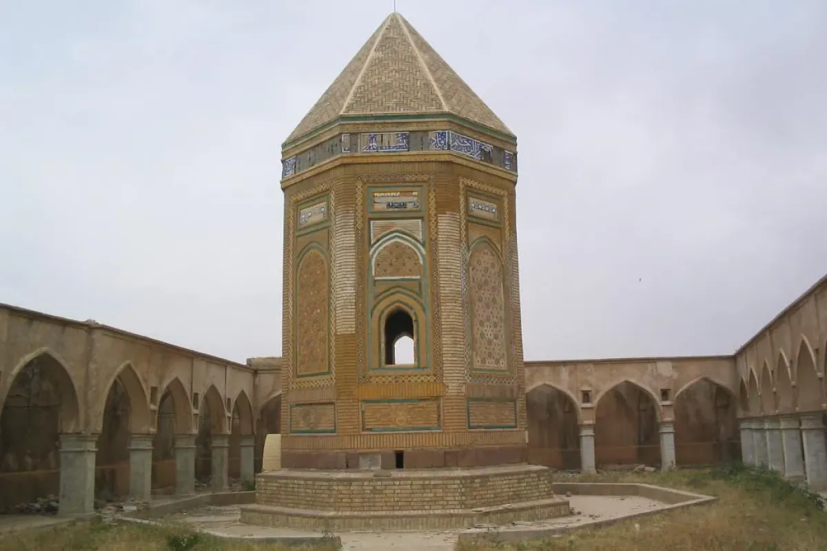 Kerkük Gök Kümbet ile Nahçıvan Nuh Türbesi arasındaki şaşırtan benzerlik