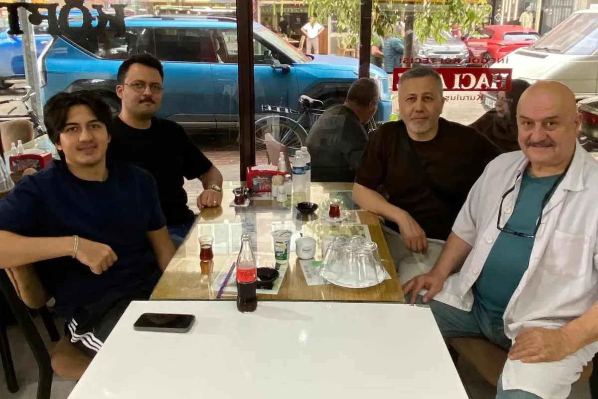 Önceki Dönem İçişleri Bakanı Ali Yerlikaya İnegöl'de Mola Verdi