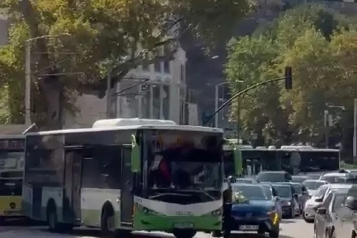 Düğün Konvoyunda İlginç Pazarlık Kameralara Yansıdı