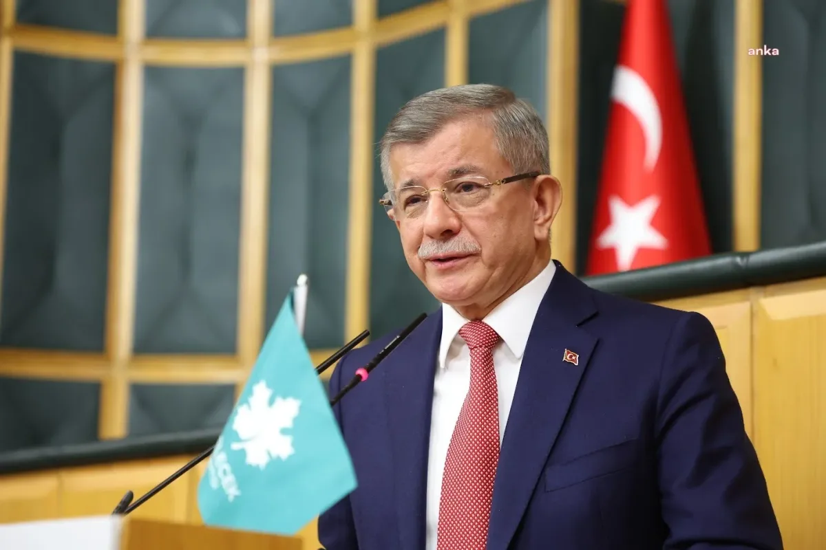 Gelecek Partisi kendini feshetti, Davutoğlu aktif siyaseti bıraktı