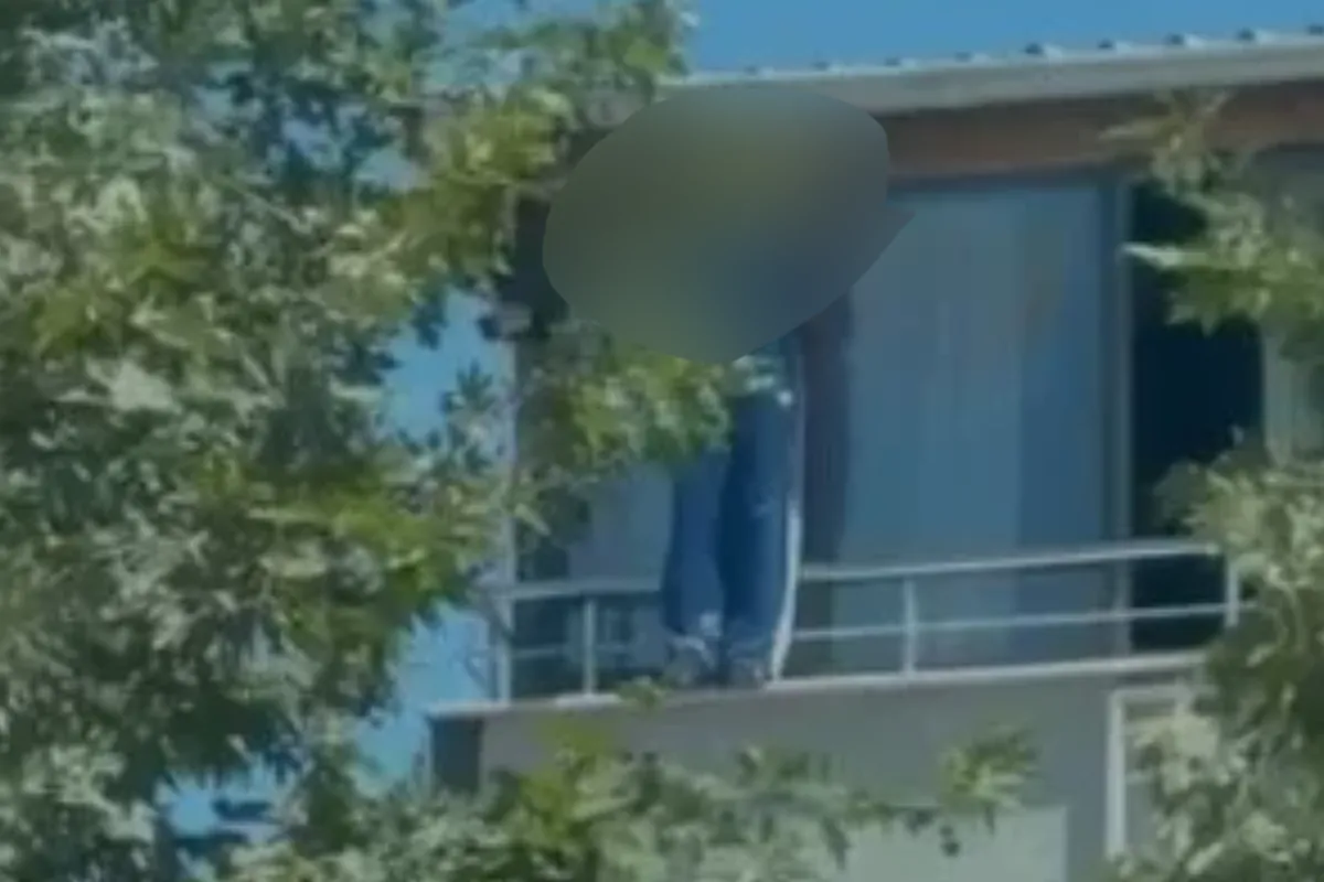 İnegöl'de Kadın Çatıdan Atladı!