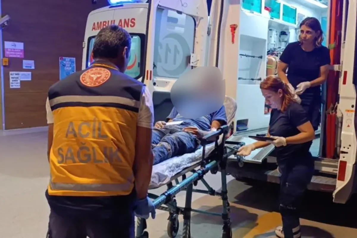 İnegöl'de Feci Kaza! Otomobil Hurdaya Döndü, 18 Yaşındaki Sürücü Yaralandı