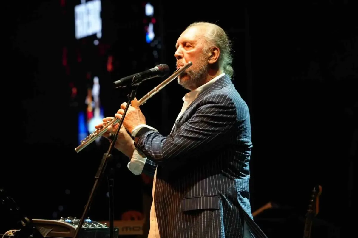 Açıkhava’da Fatih Erkoç’tan zamansız şarkılar