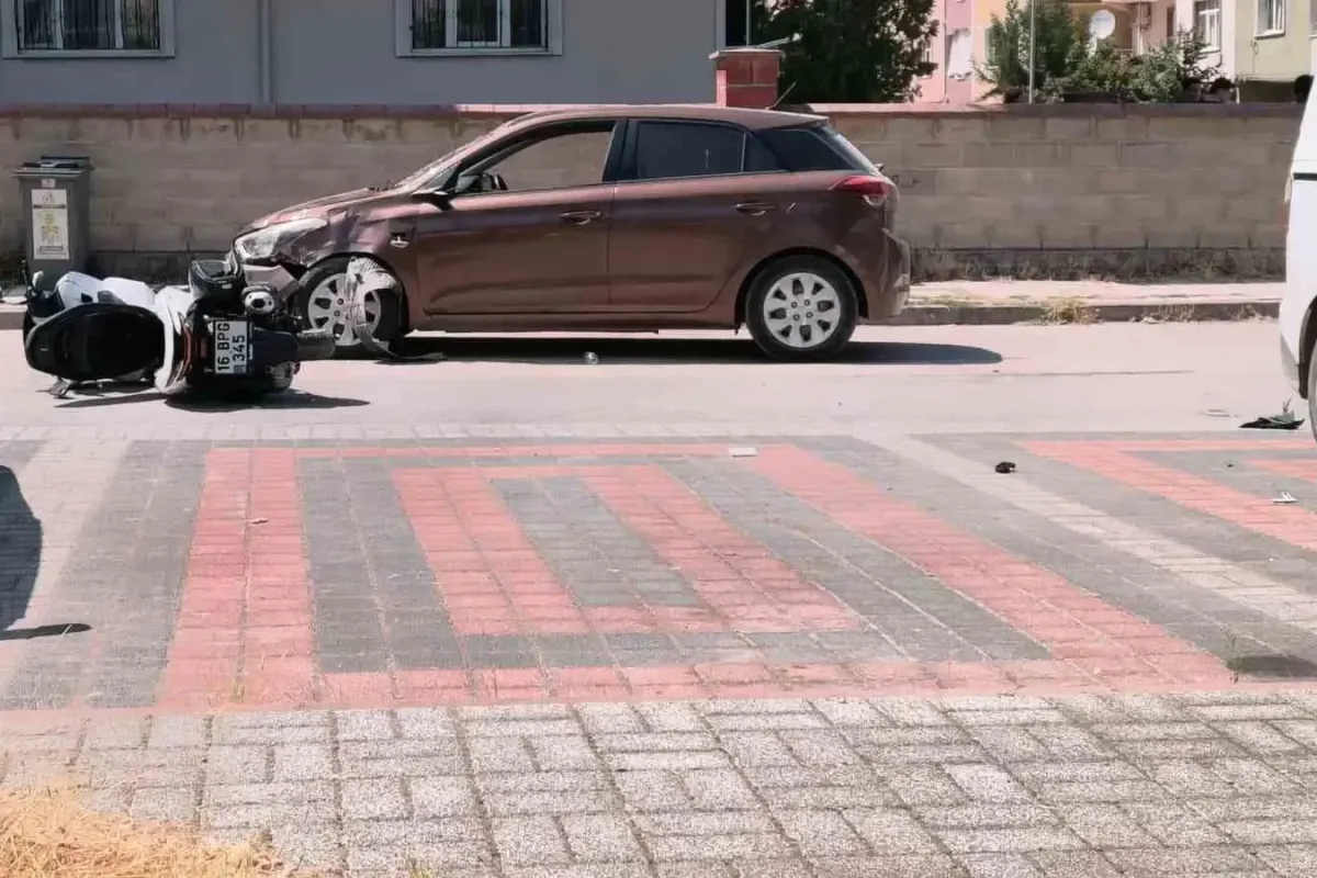 İnegöl’deki otomobil-motosiklet kazasında 2'si çocuk 3 yaralı