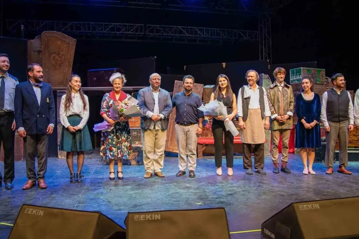 Açıkhava’da ‘cimri’ye alkış yağmuru