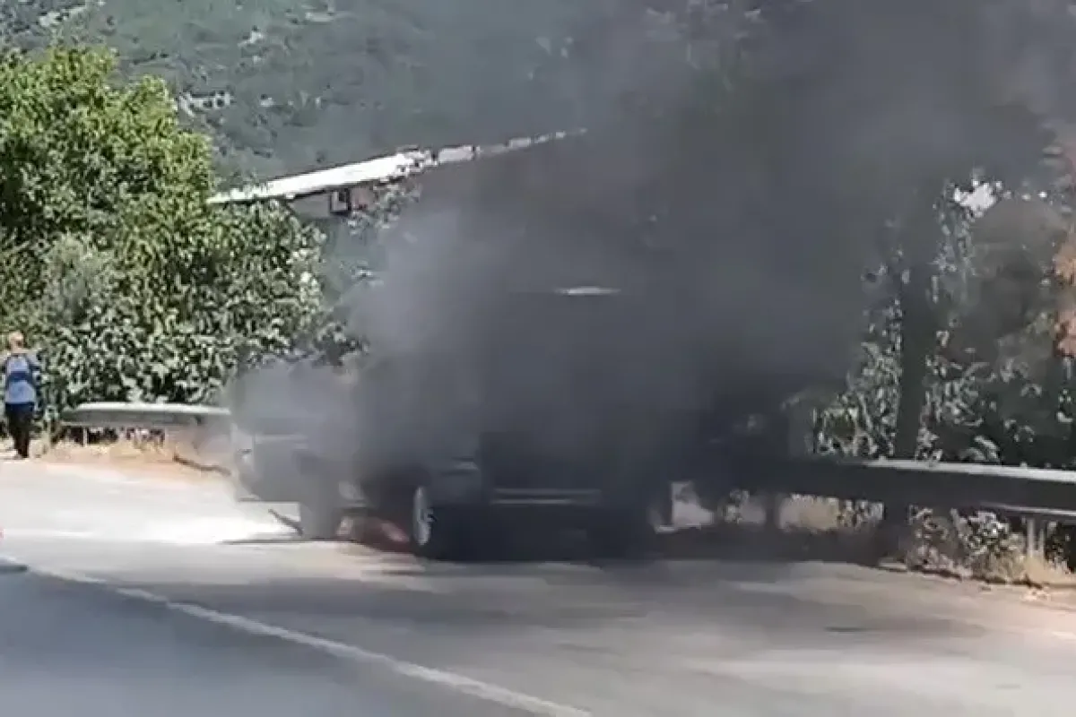 Alevlere teslim olan araç kullanılamaz hale geldi