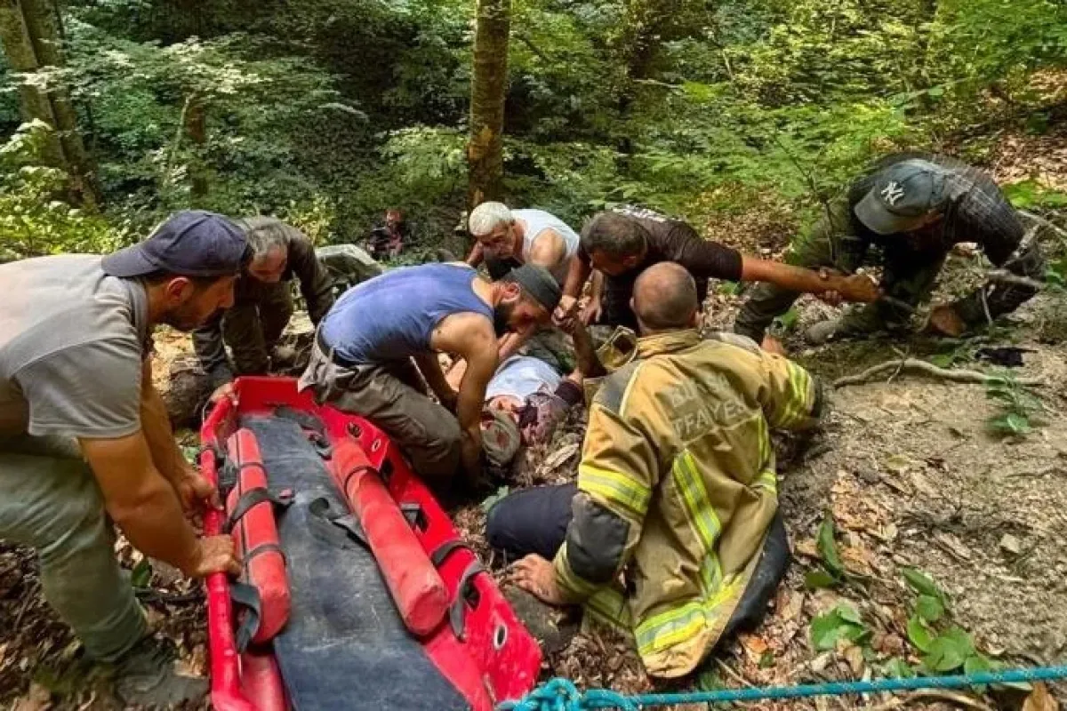 İnegöl’de ormanlık alanda traktör uçuruma yuvarlandı: 1 ağır yaralı