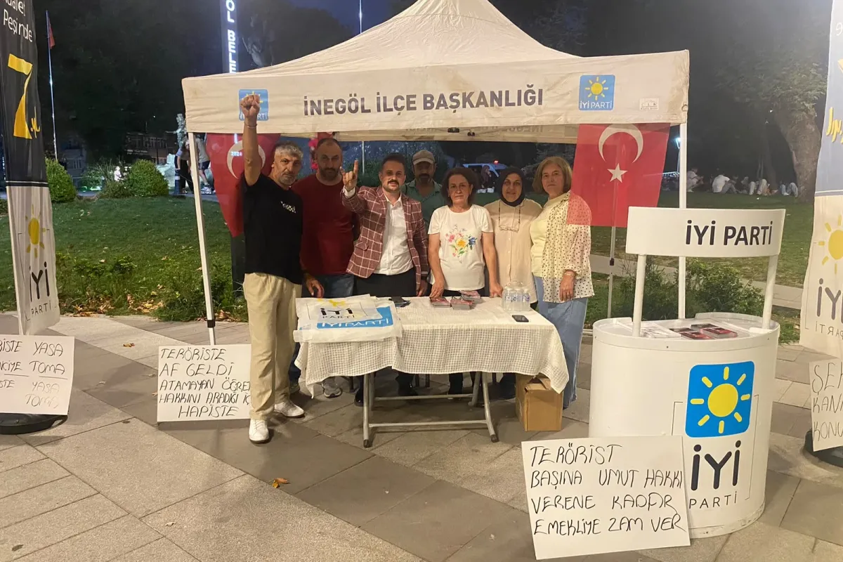 İYİ Parti İnegöl’den Bayrak Çıkarması