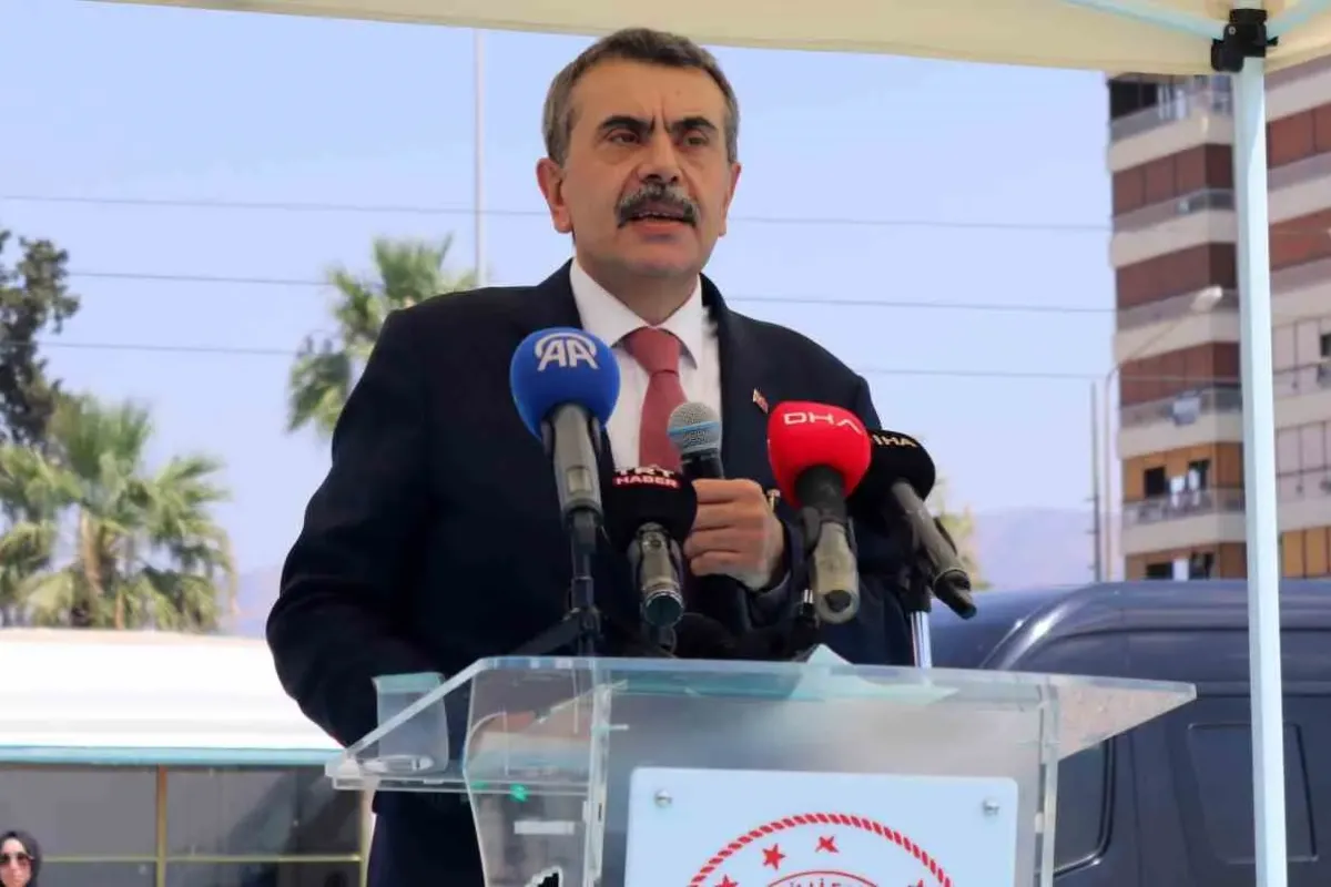 Milli Eğitim Bakanı Tekin: "Çocuklarımızın en iyi şekilde yetişmesi için çalışıyoruz"
