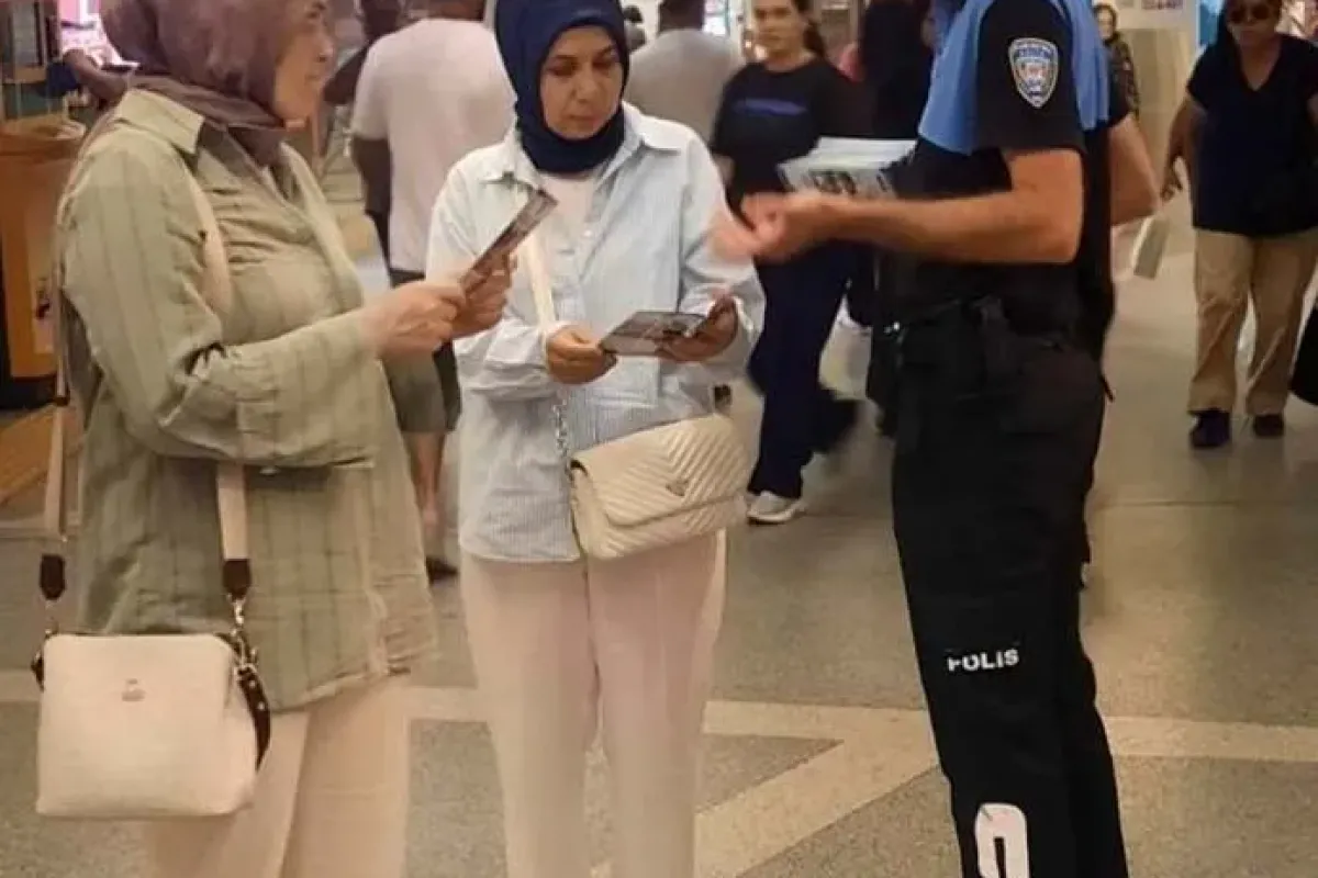 Bursa’da polis ekiplerinden vatandaşlara güvenlik bilgilendirmesi