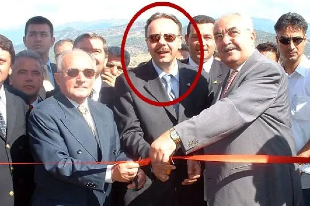 Eski bakanın mezarı açılıyor