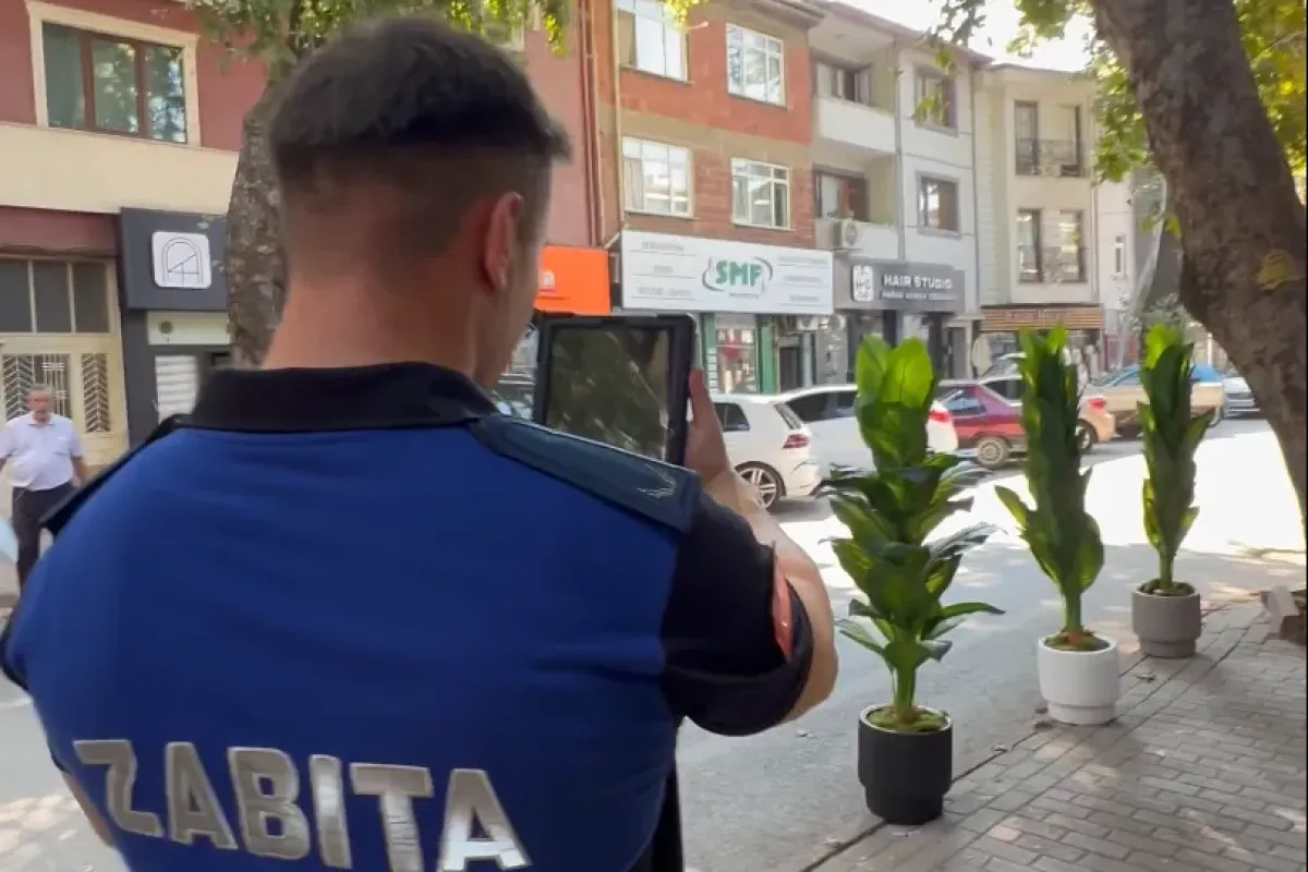 Bursa’da zabıtadan kaldırım işgali ve çevre kirliliği denetimi