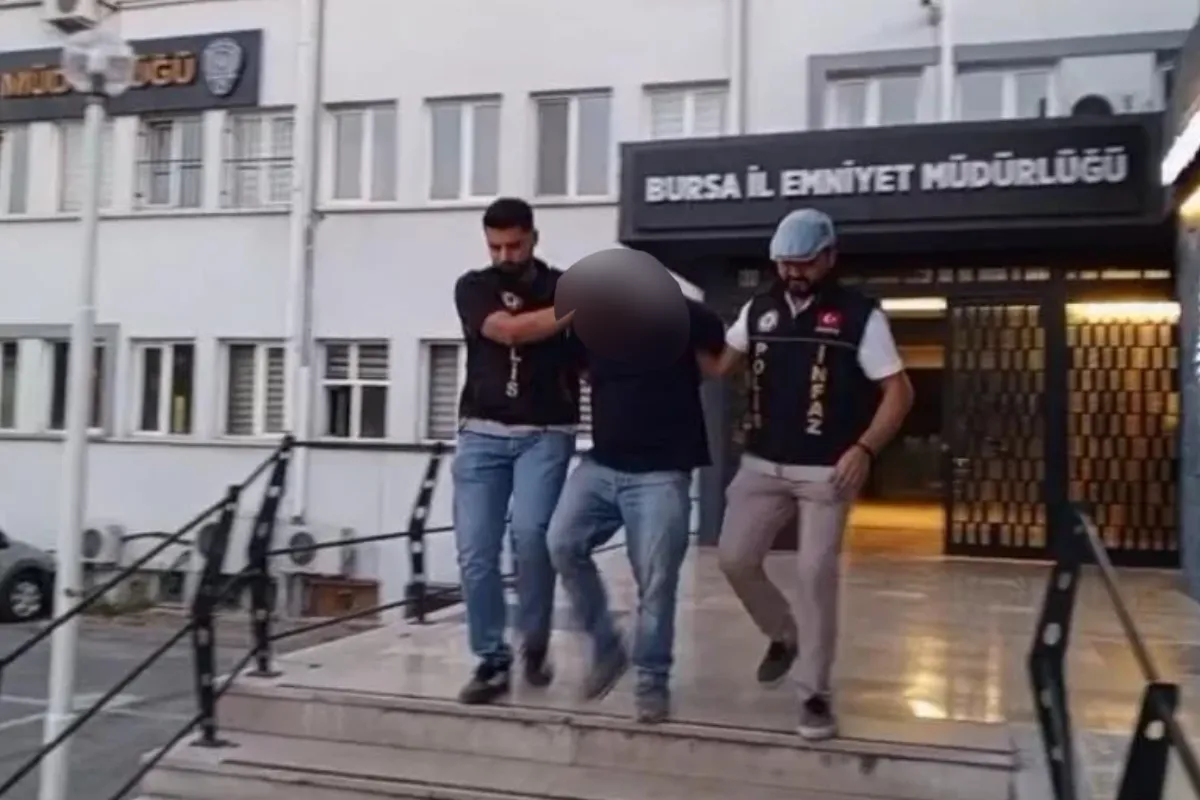 Araması olan şahıs tatil yaparken yakalandı!