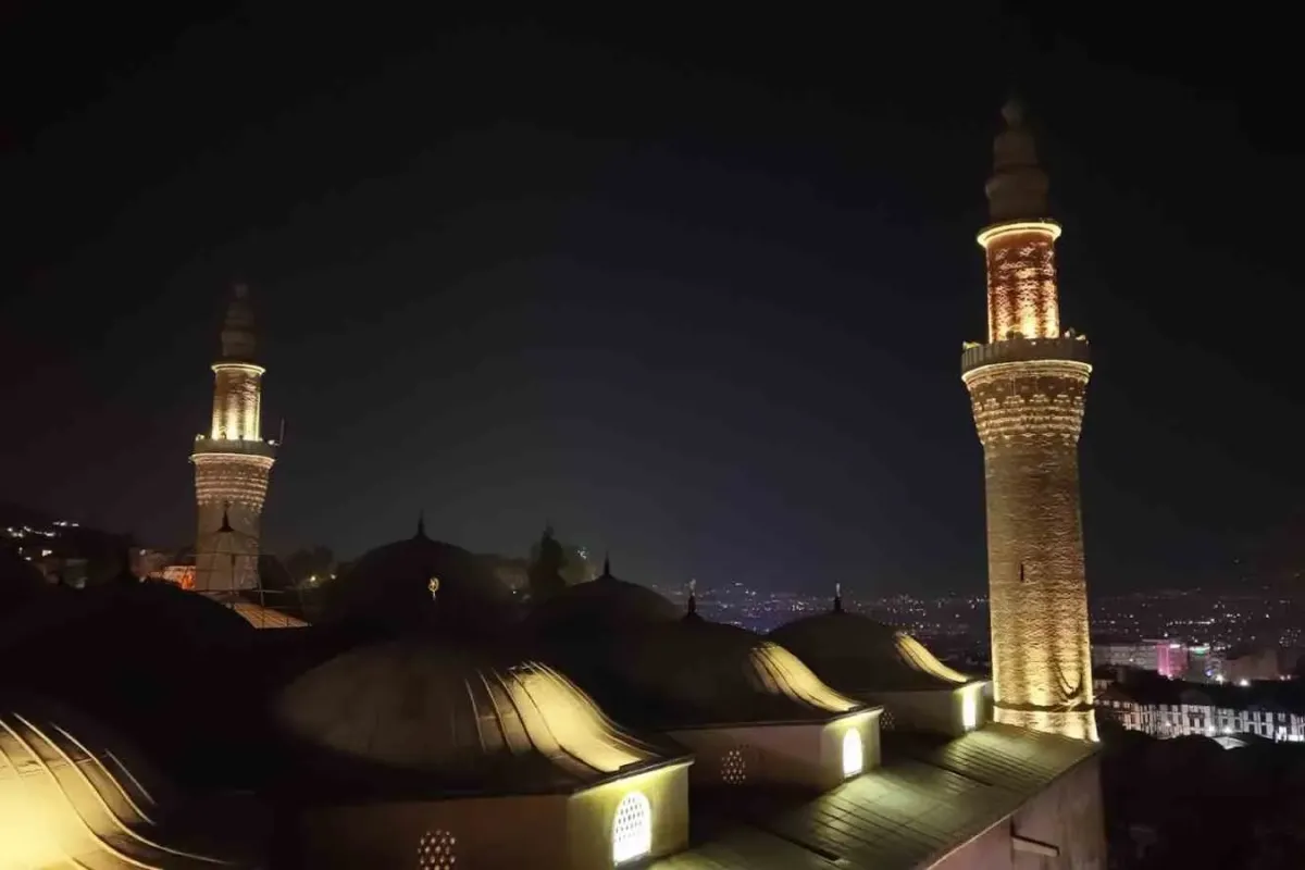 Bursa’da Mevlid Kandili Ulu Cami’de dualarla idrak edildi