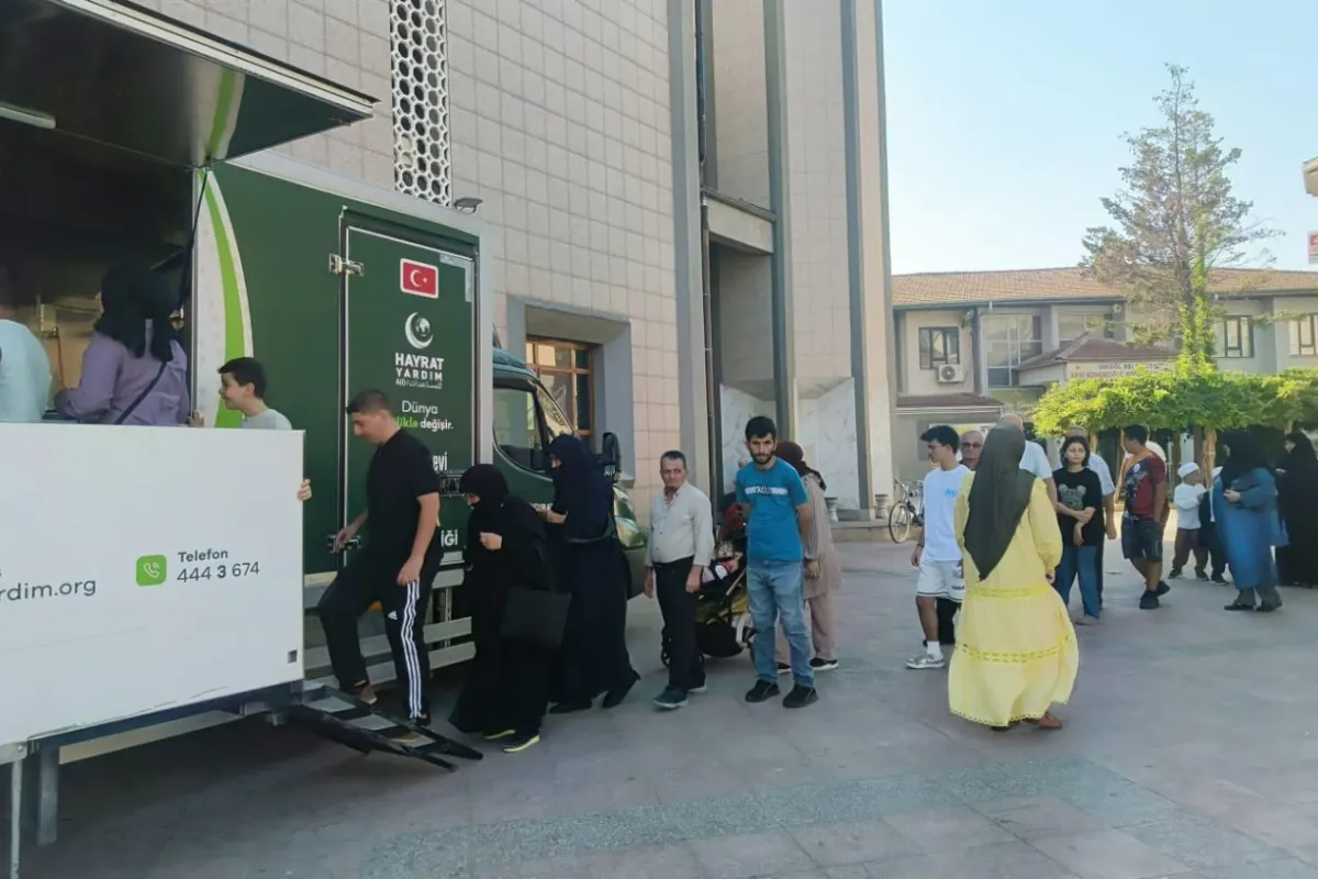 Hayrat Yardım’dan İnegöl’de 1500 kişilik kandil ikramı