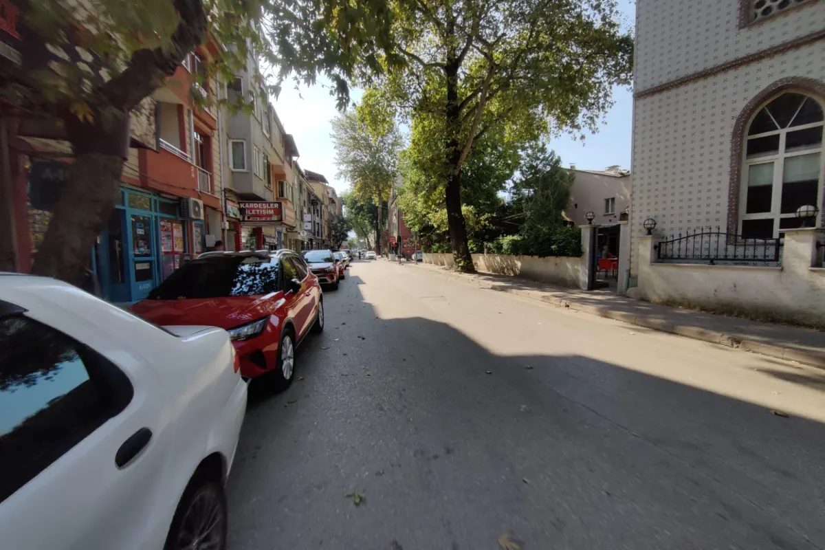 İnegöl Hastane Caddesi Esnafından Elektrik Kesintisi Tepkisi