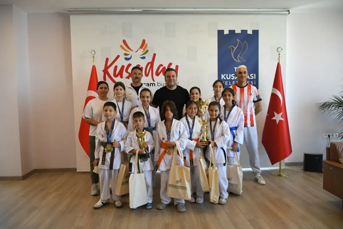 Kuşadalı genç karateciler Bursa’dan madalyalarla döndü