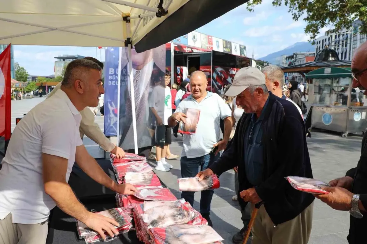 Bursa’da zafer coşkusu ay yıldız ile taçlandı