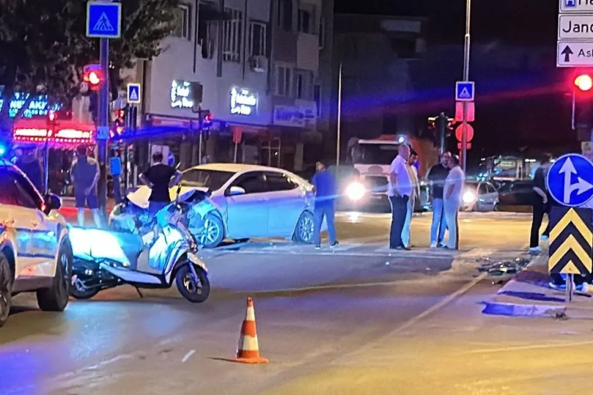 Bursa’da 2 otomobil çarpıştı: 9 kişi yaralı