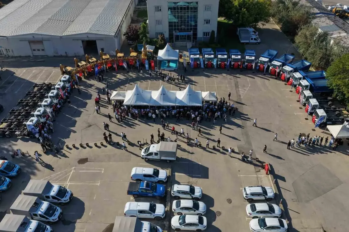 BUSKİ’nin filosuna 26 yeni araç ve iş makinesi