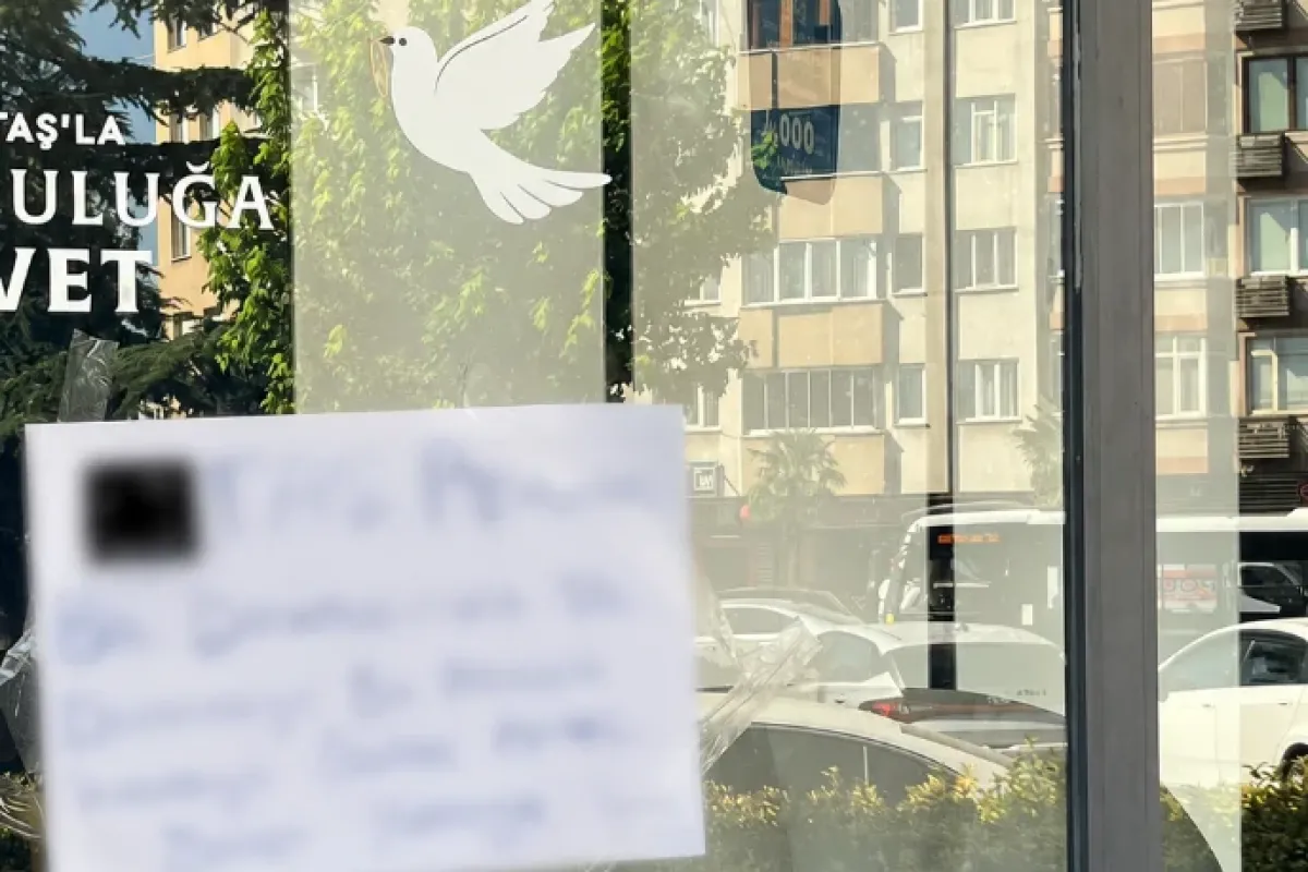 İnegöl'de müşterinin mağaza camına astığı yazı gündem oldu