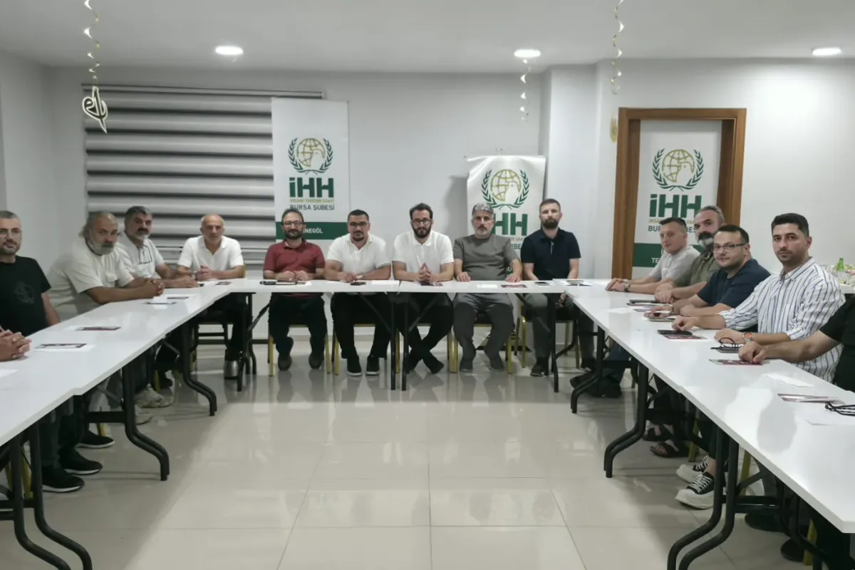 İHH Bursa’dan 5 Bin Çocuğa Kırtasiye Desteği