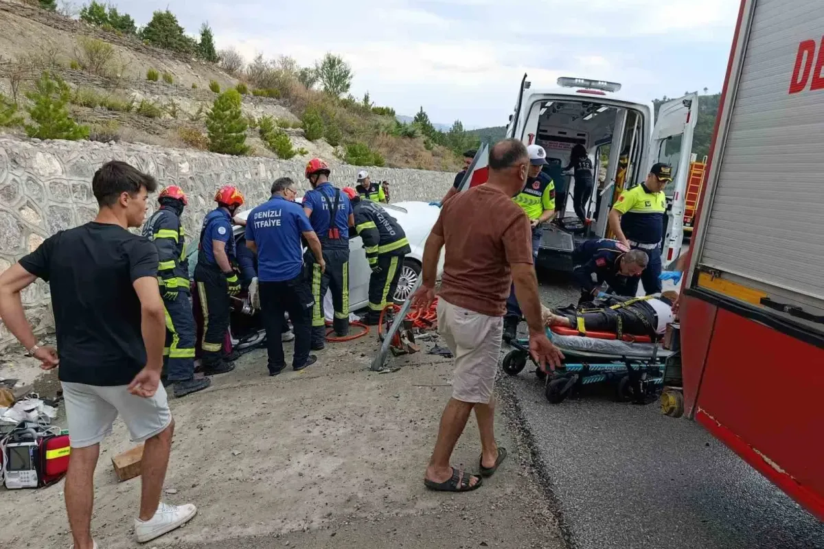 Denizli Çameli-Acıpayam yolunda iki otomobil çarpıştı: 2 ölü, 1 yaralı