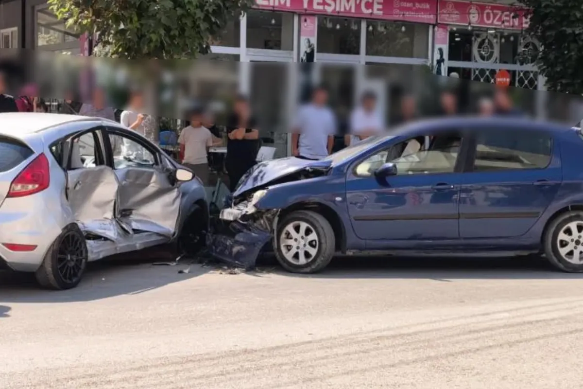 İnegöl'de feci kaza! 3 kişi hastaneye kaldırıldı