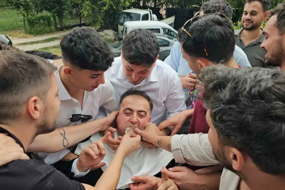 Bursa’da asırlık düğün geleneği: 200 metreyi 4 saatte geçtiler