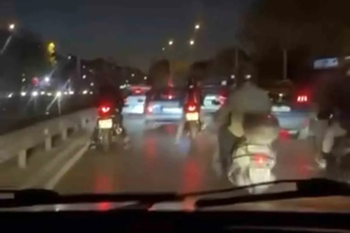 Bursa’da yol vermeyen otomobil sürücüsünün etrafını sardılar