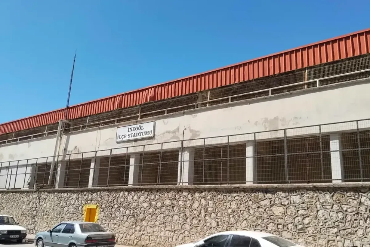İnegölspor’un Efsane Tribünü Yıkılıyor!