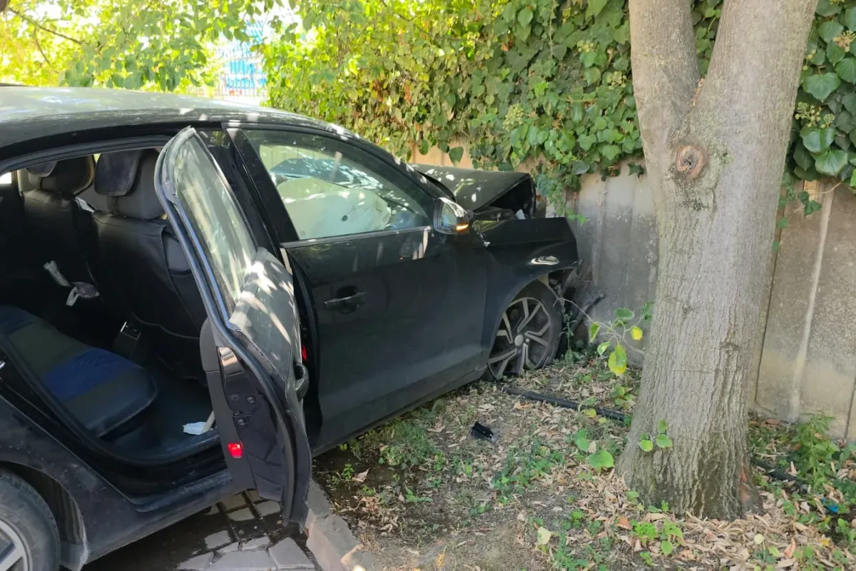 İnegöl’de Sürücü Pedalları Karıştırdı! Hastaneye Kaldırıldı