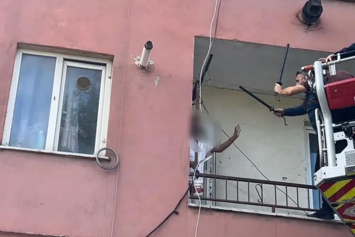 Bıçakla direndi polis zoruyla hastaneye yatırıldı!