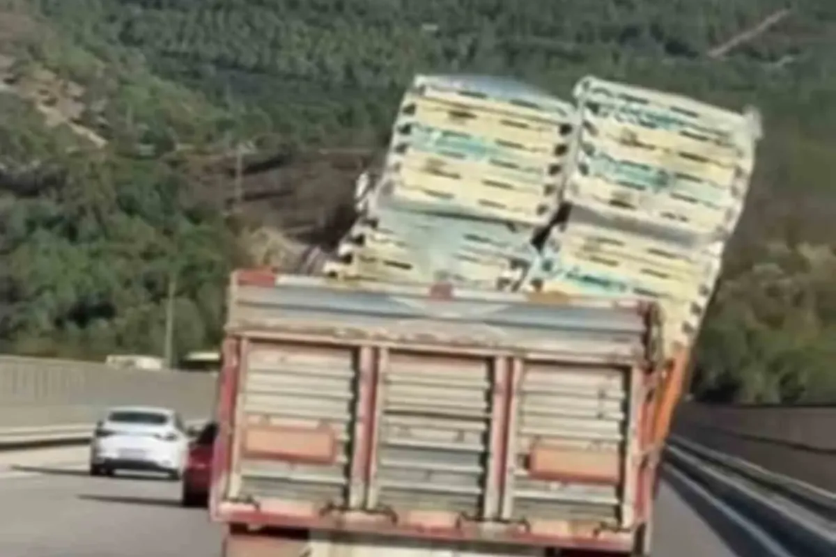 Bursa’da tehlikeli taşımacılık kamerada