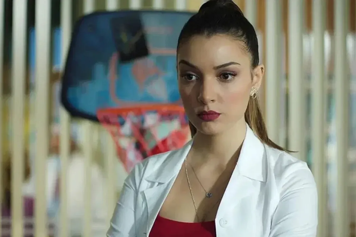 Teşkilat Dizisi Defne Kim? Damla Colbay'ın Kariyeri